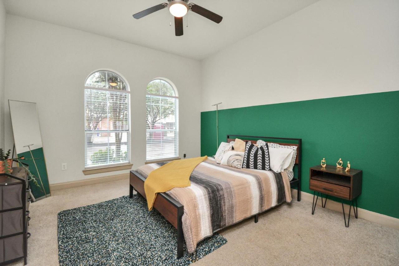 Beautiful Unit Near Med Center W/ Shopping Center Apartment Houston Exterior photo